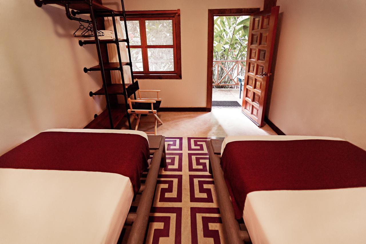 Jungle Lodge Tikal Hostal Extérieur photo